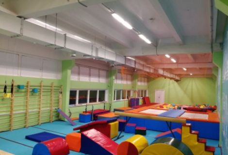 В залах стоят снаряды по 6 видам многоборья для гимнастики и акробатики